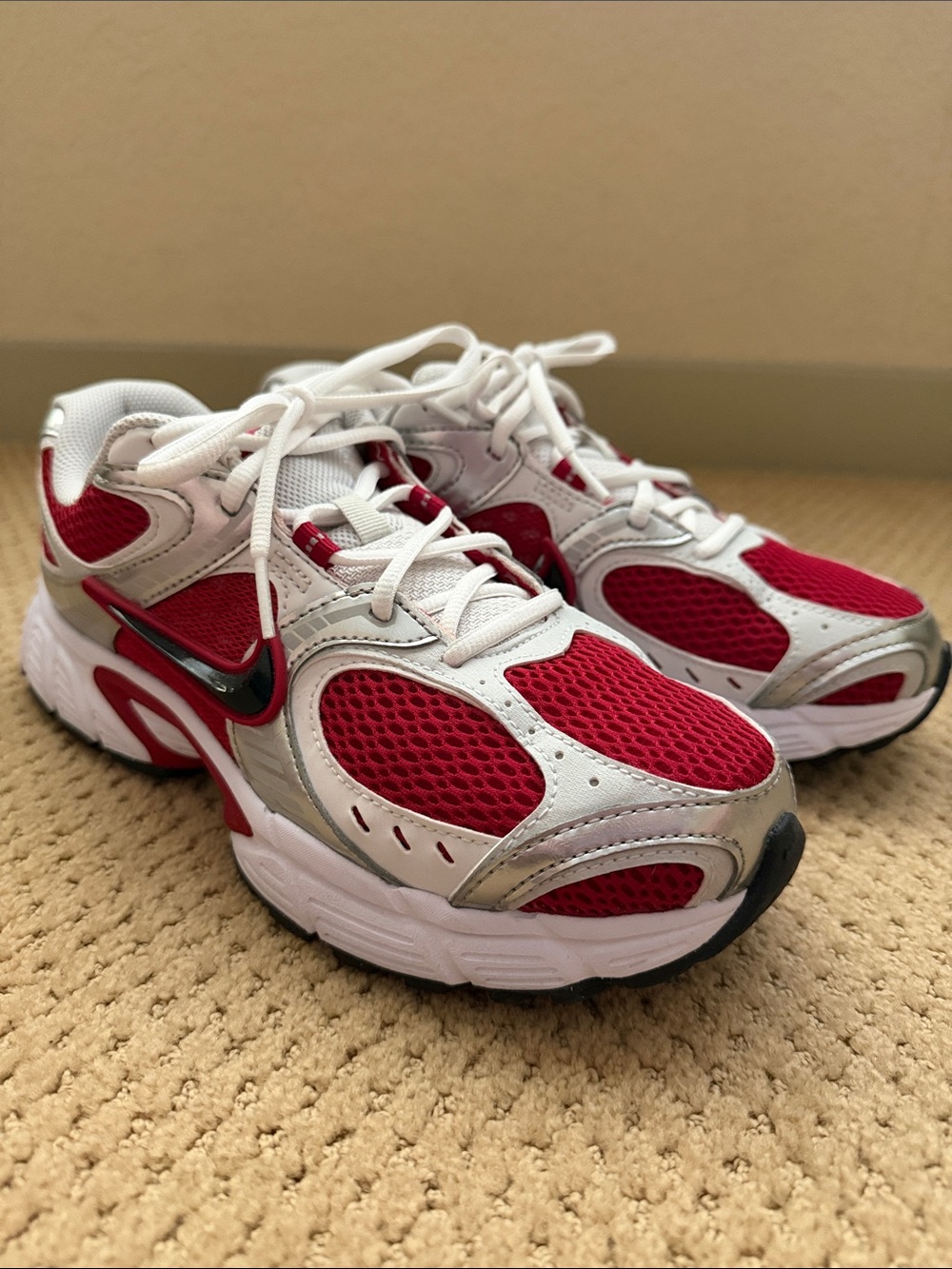 Nike V5 RNR Sneakers Shoes, Size 7.5M/9W